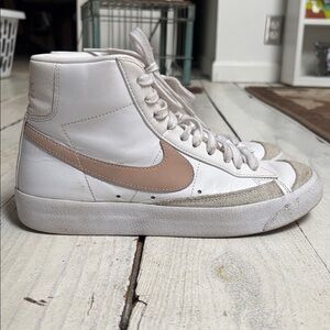 Nike Women's Blazer mid 77 White and Tan Sneakers